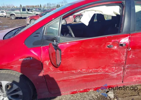 2020 Toyota Prius Le Awd-E z USA, uszkodzony, nr VIN JTDL9RFU1L3018852